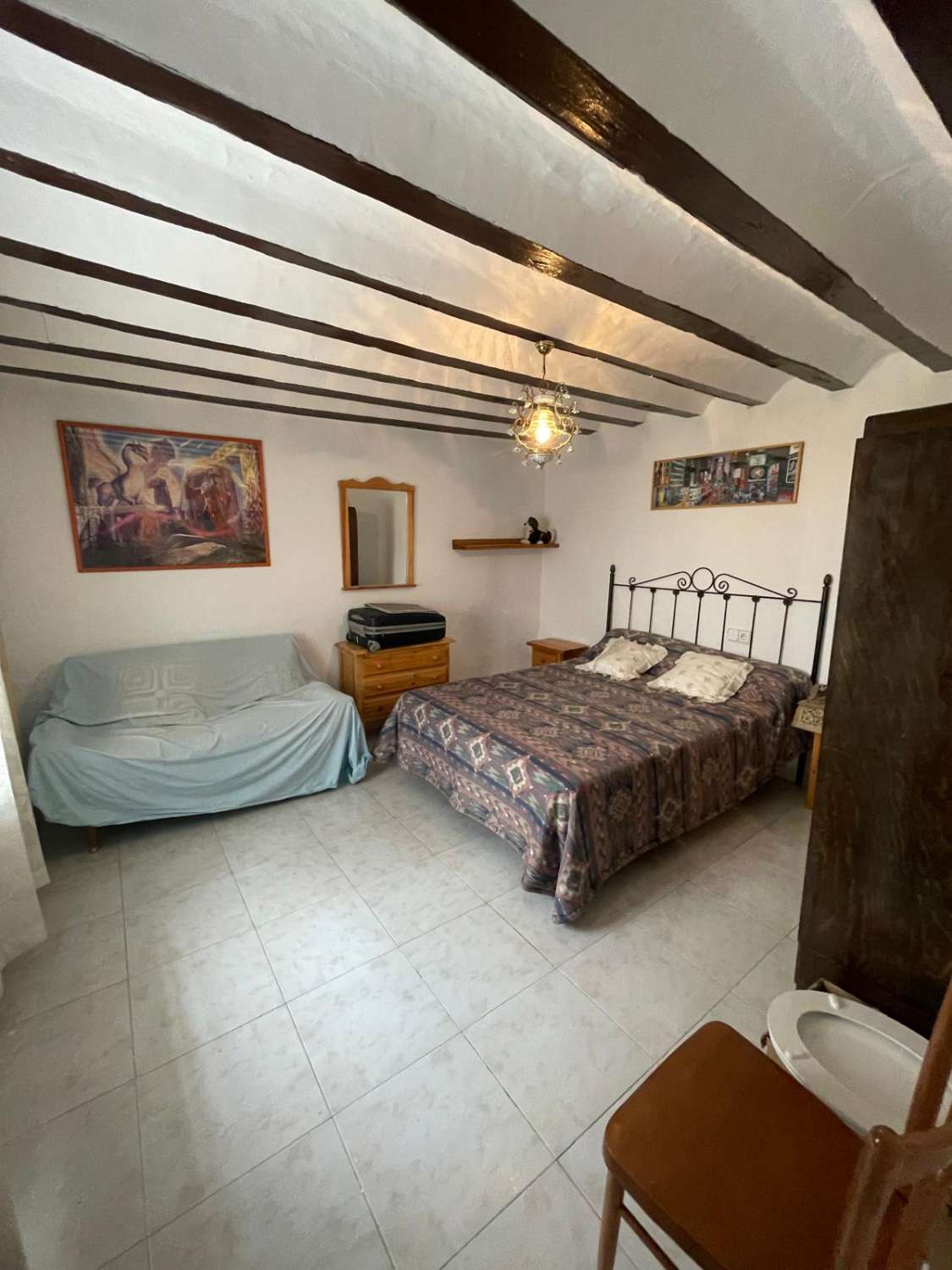 5 bedroom, 2 bath house with patio in immaculate condition in Velez Blanco