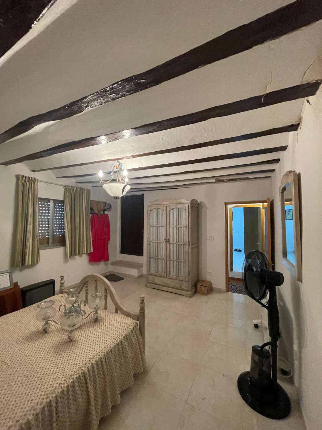 5 bedroom, 2 bath house with patio in immaculate condition in Velez Blanco