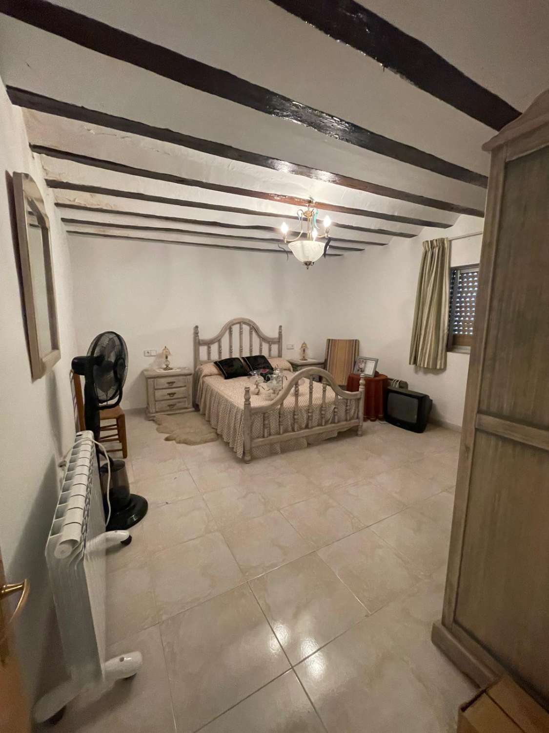 5 bedroom, 2 bath house with patio in immaculate condition in Velez Blanco