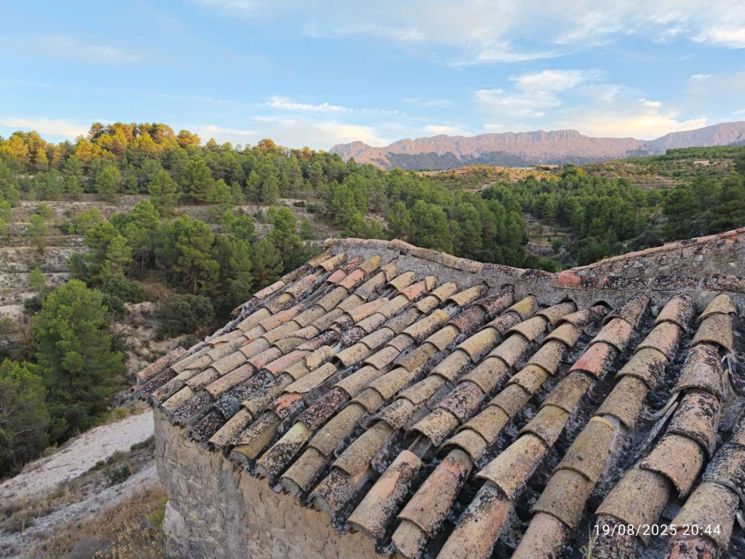 Parcel of land with small Cortijo in Maria