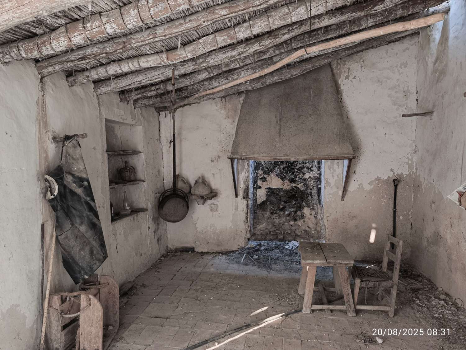 Parcel of land with small Cortijo in Maria