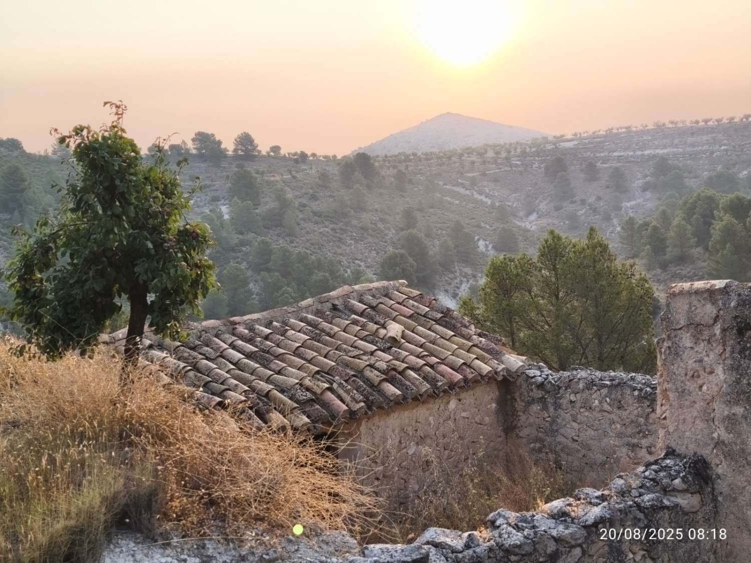 Parcel of land with small Cortijo in Maria