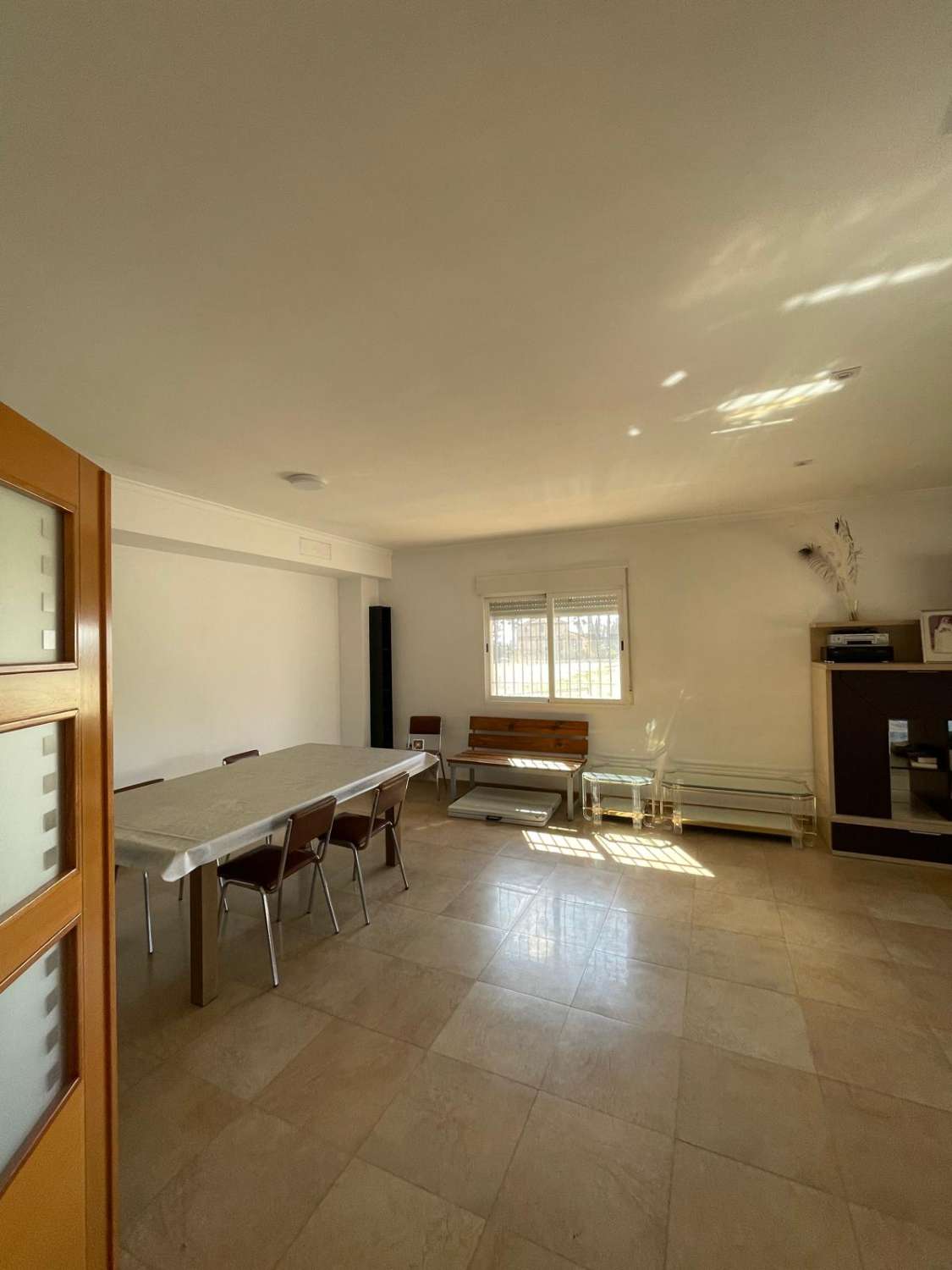 4 Bed, 2 bath house with Garage on 5000 m2 plot in excellent location