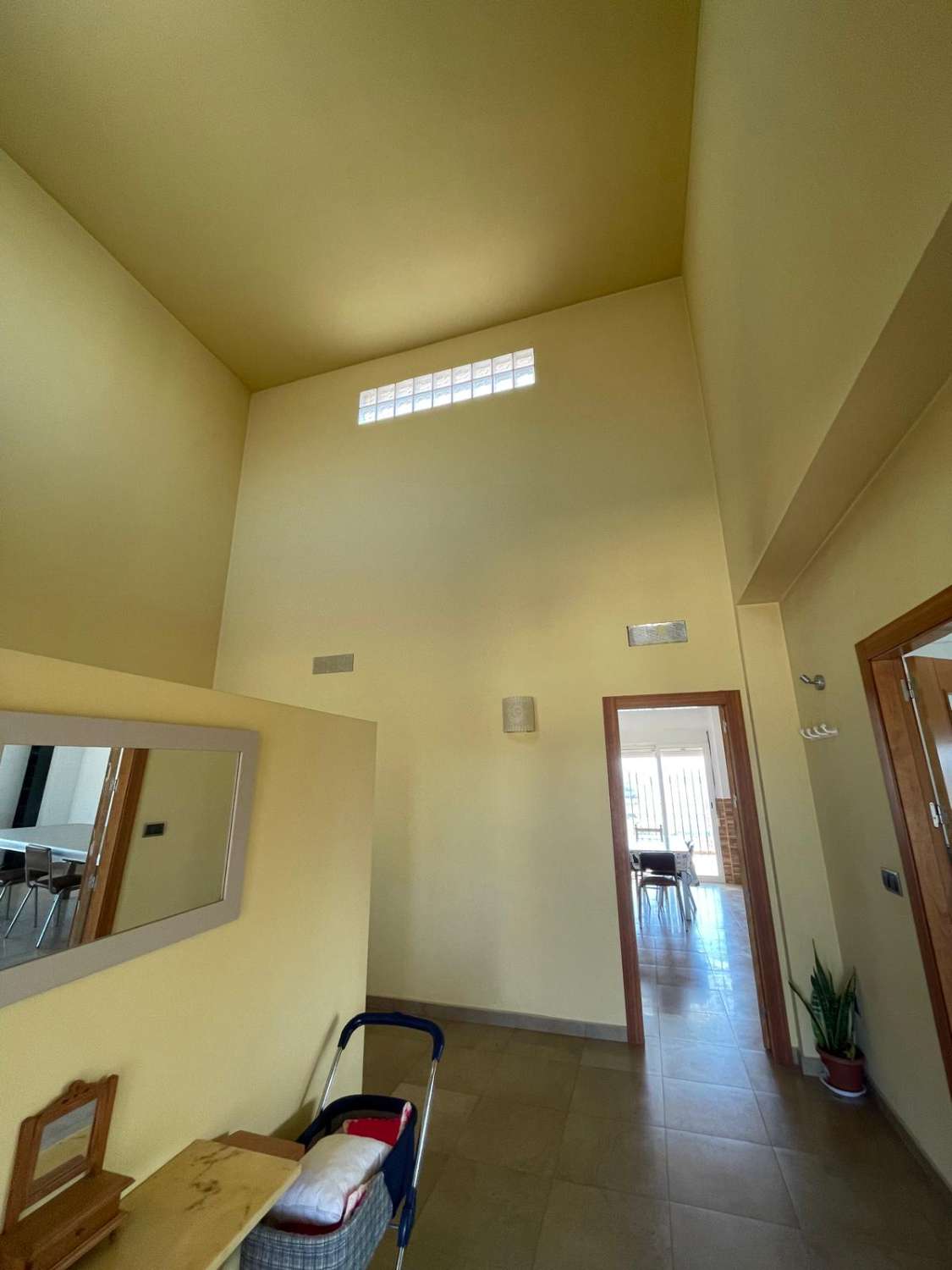 4 Bed, 2 bath house with Garage on 5000 m2 plot in excellent location