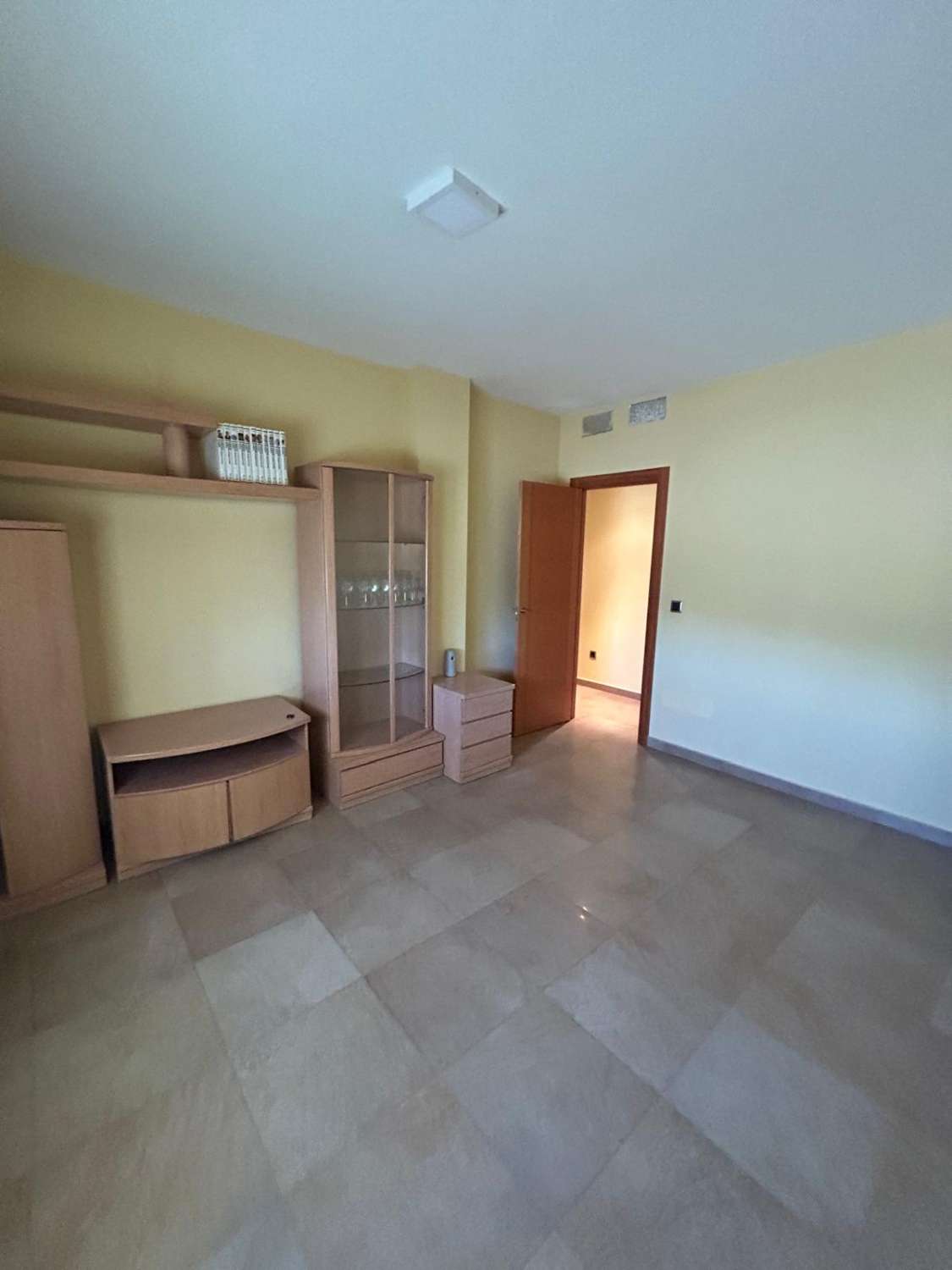 4 Bed, 2 bath house with Garage on 5000 m2 plot in excellent location