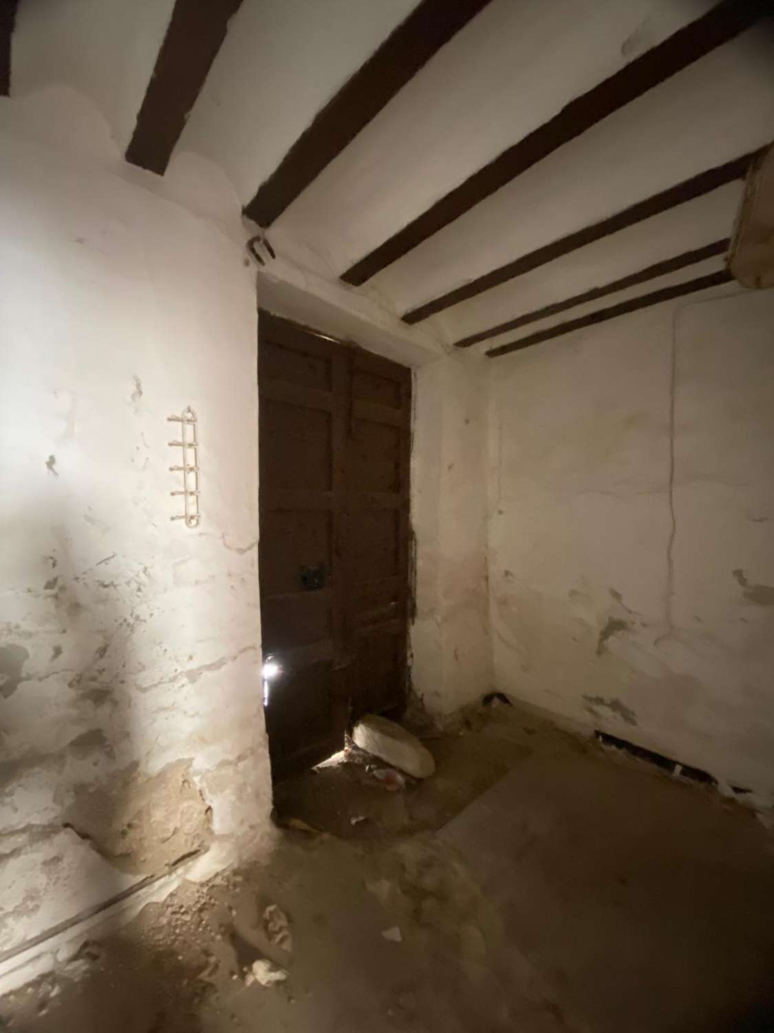 Large Townhouse for sale over 3 floors with garden area in prime position In Velez Rubio