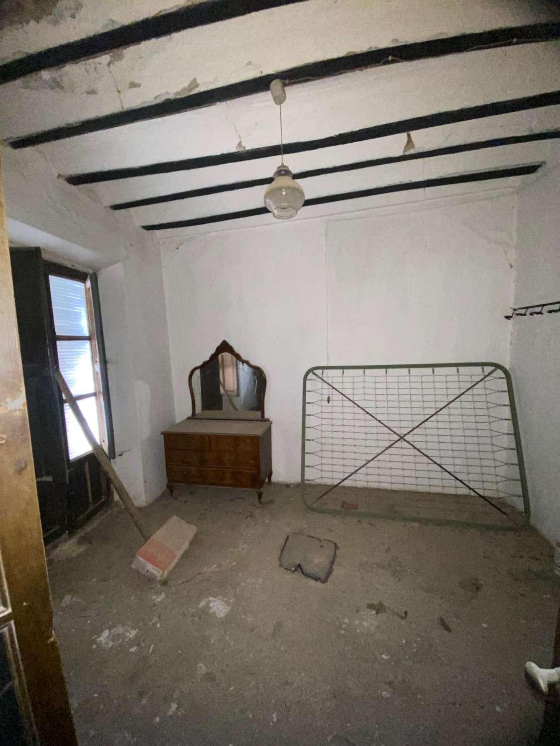 Large Townhouse for sale over 3 floors with garden area in prime position In Velez Rubio