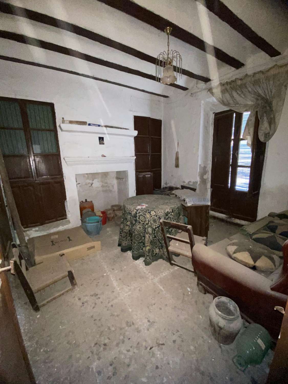 Large Townhouse for sale over 3 floors with garden area in prime position In Velez Rubio