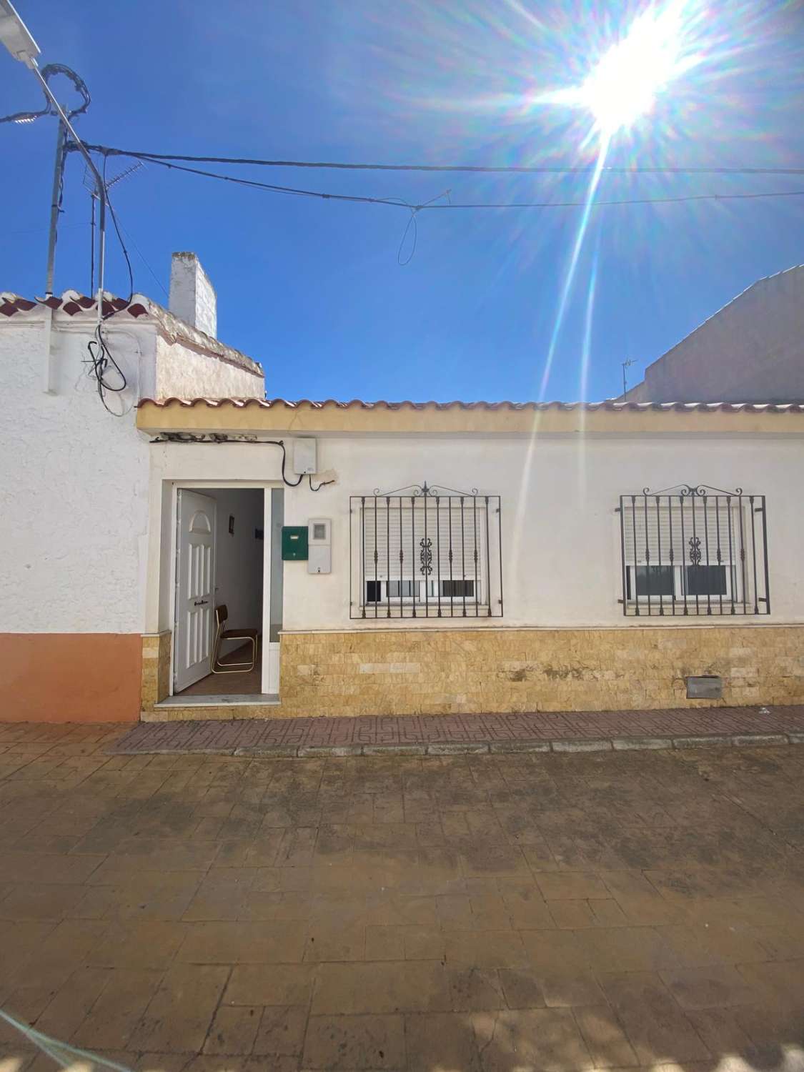 Fantastic 4/5 Bed, 2 bath house with patio and garage  in Los Cerricos
