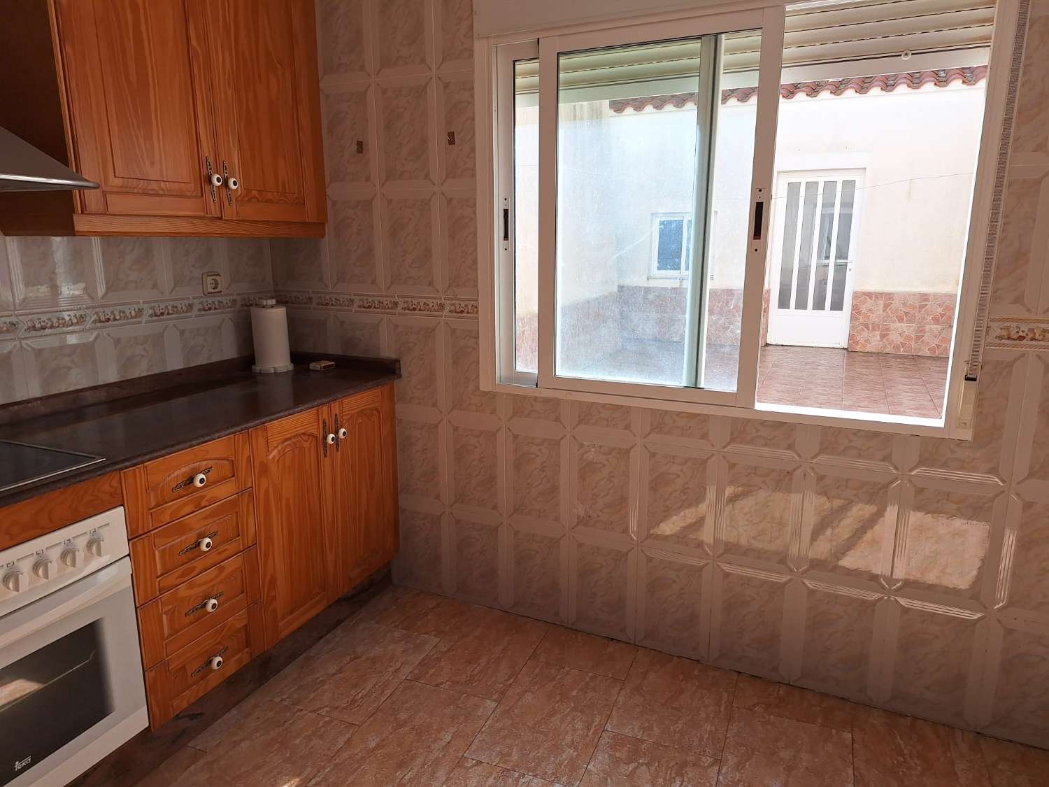Fantastic 4/5 Bed, 2 bath house with patio and garage  in Los Cerricos