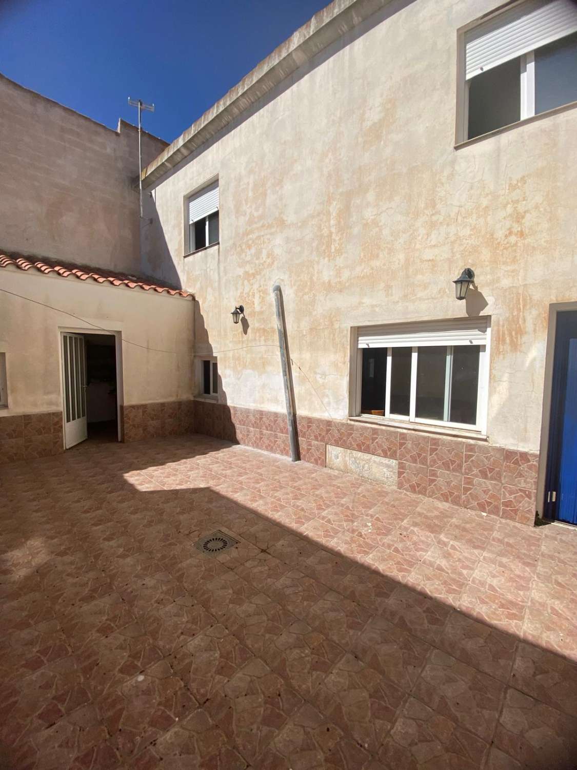 Fantastic 4/5 Bed, 2 bath house with patio and garage  in Los Cerricos