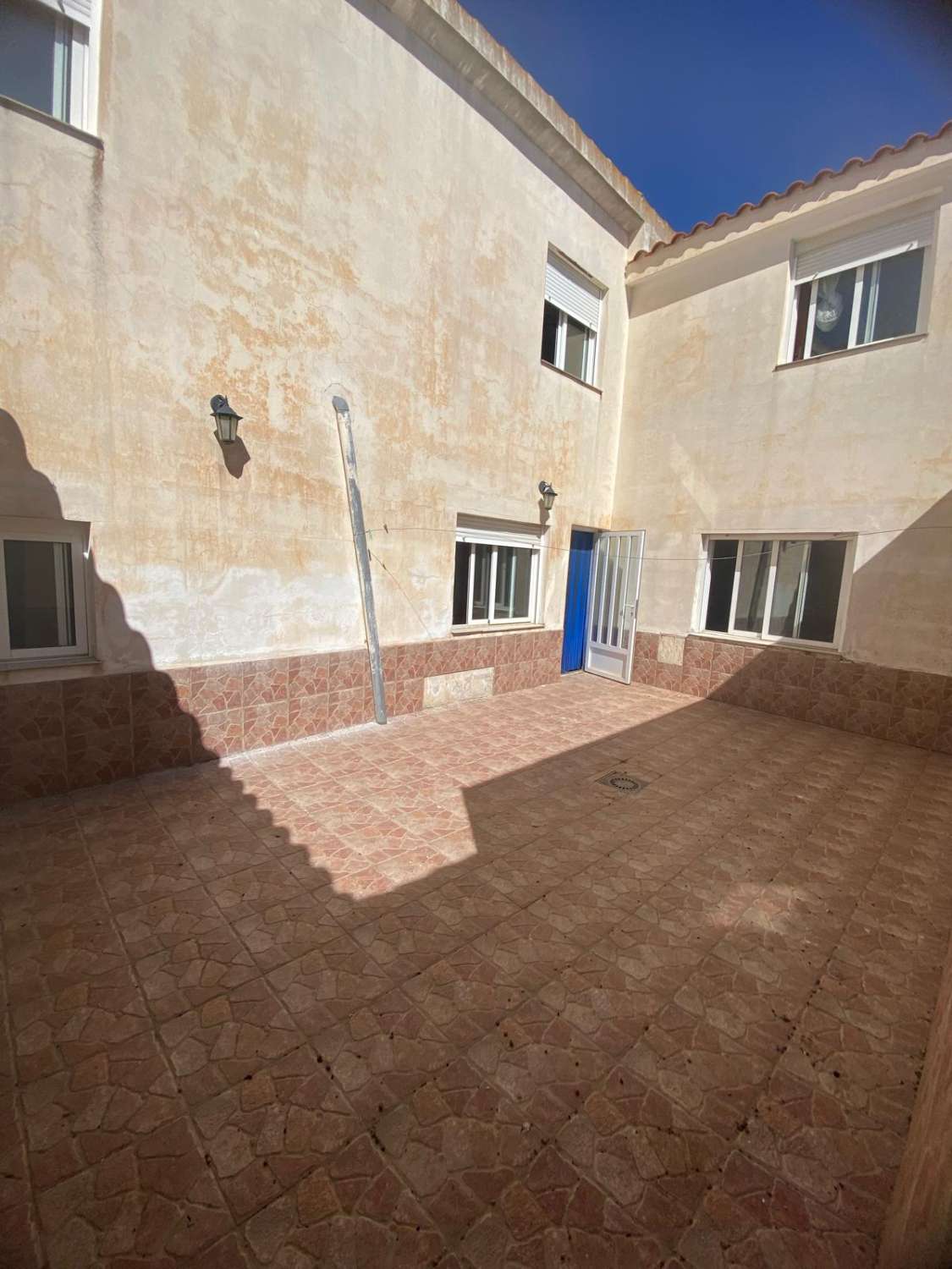 Fantastic 4/5 Bed, 2 bath house with patio and garage  in Los Cerricos