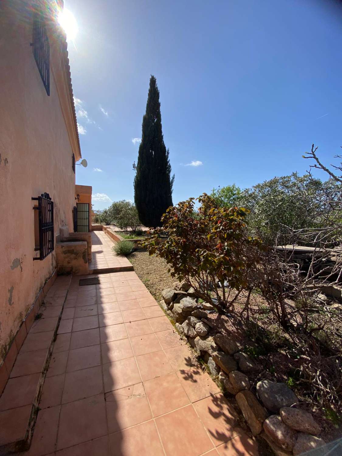 Stunning 4 bed, 2 bath property with pool in secluded location near Oria town