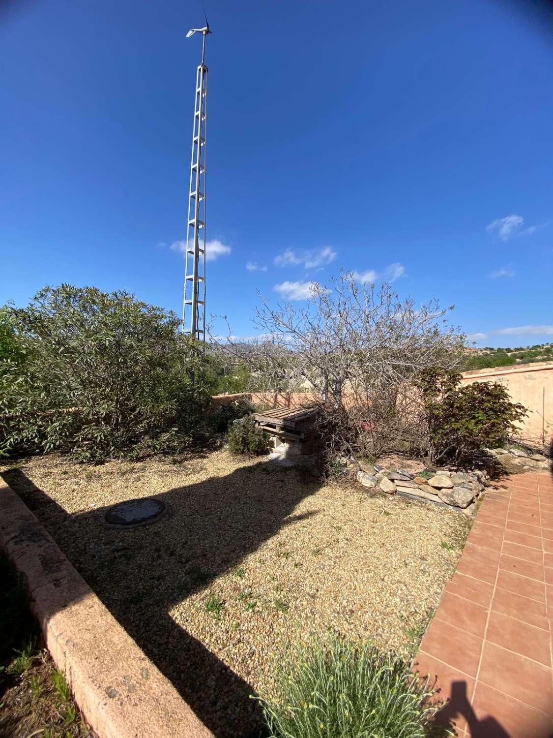 Stunning 4 bed, 2 bath property with pool in secluded location near Oria town