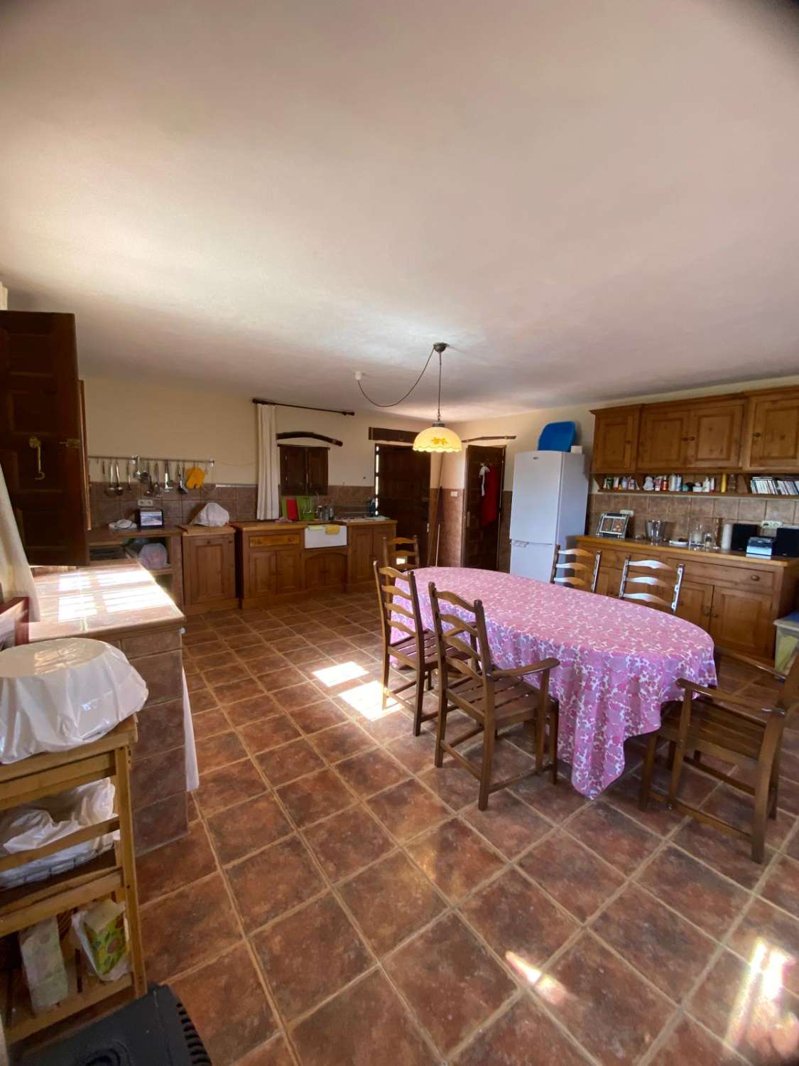 Stunning 4 bed, 2 bath property with pool in secluded location near Oria town