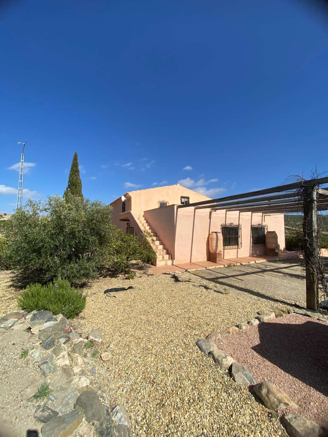 Stunning 4 bed, 2 bath property with pool in secluded location near Oria town