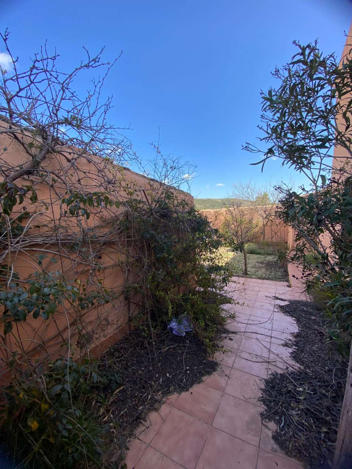 Stunning 4 bed, 2 bath property with pool in secluded location near Oria town