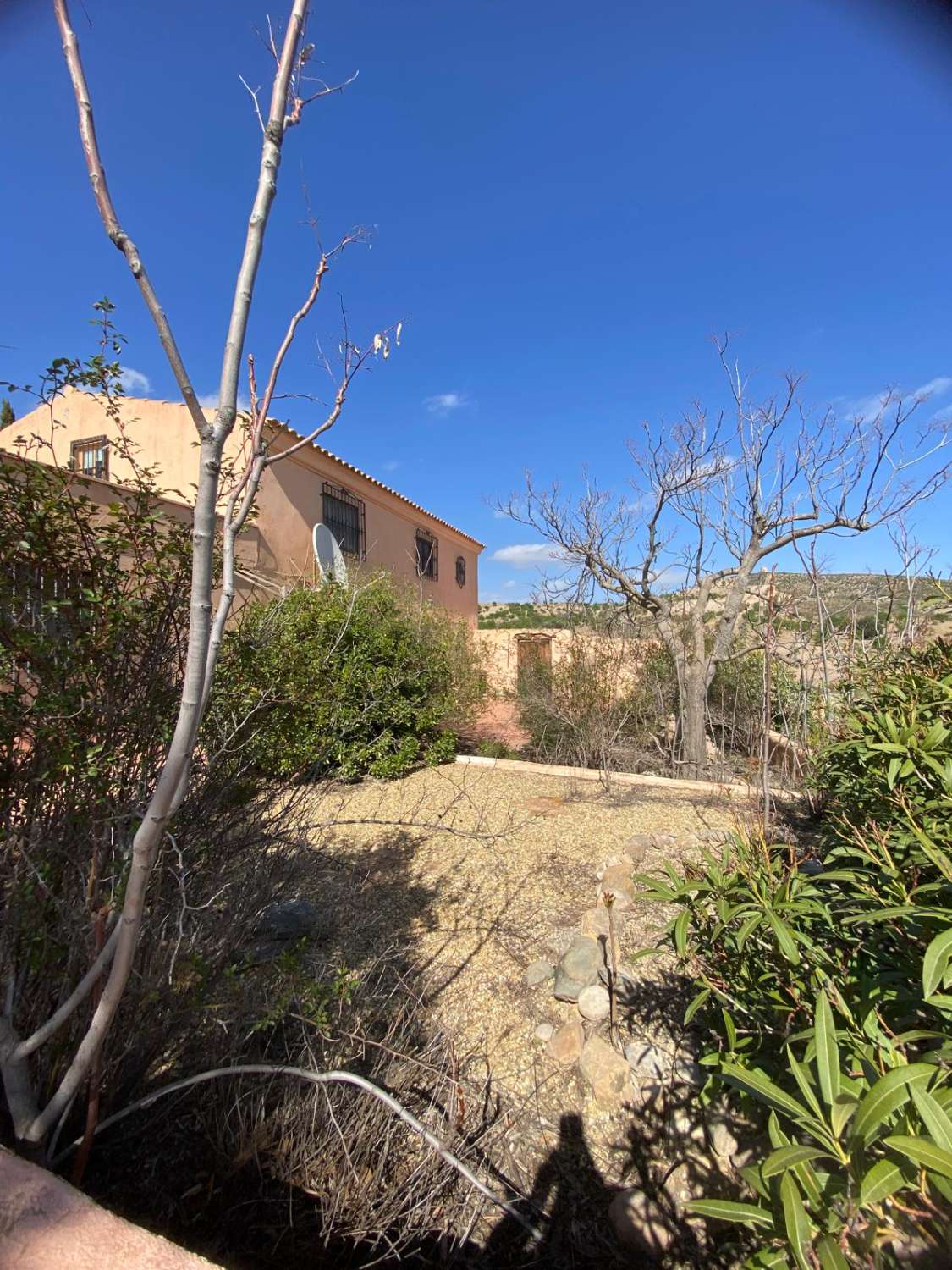 Stunning 4 bed, 2 bath property with pool in secluded location near Oria town