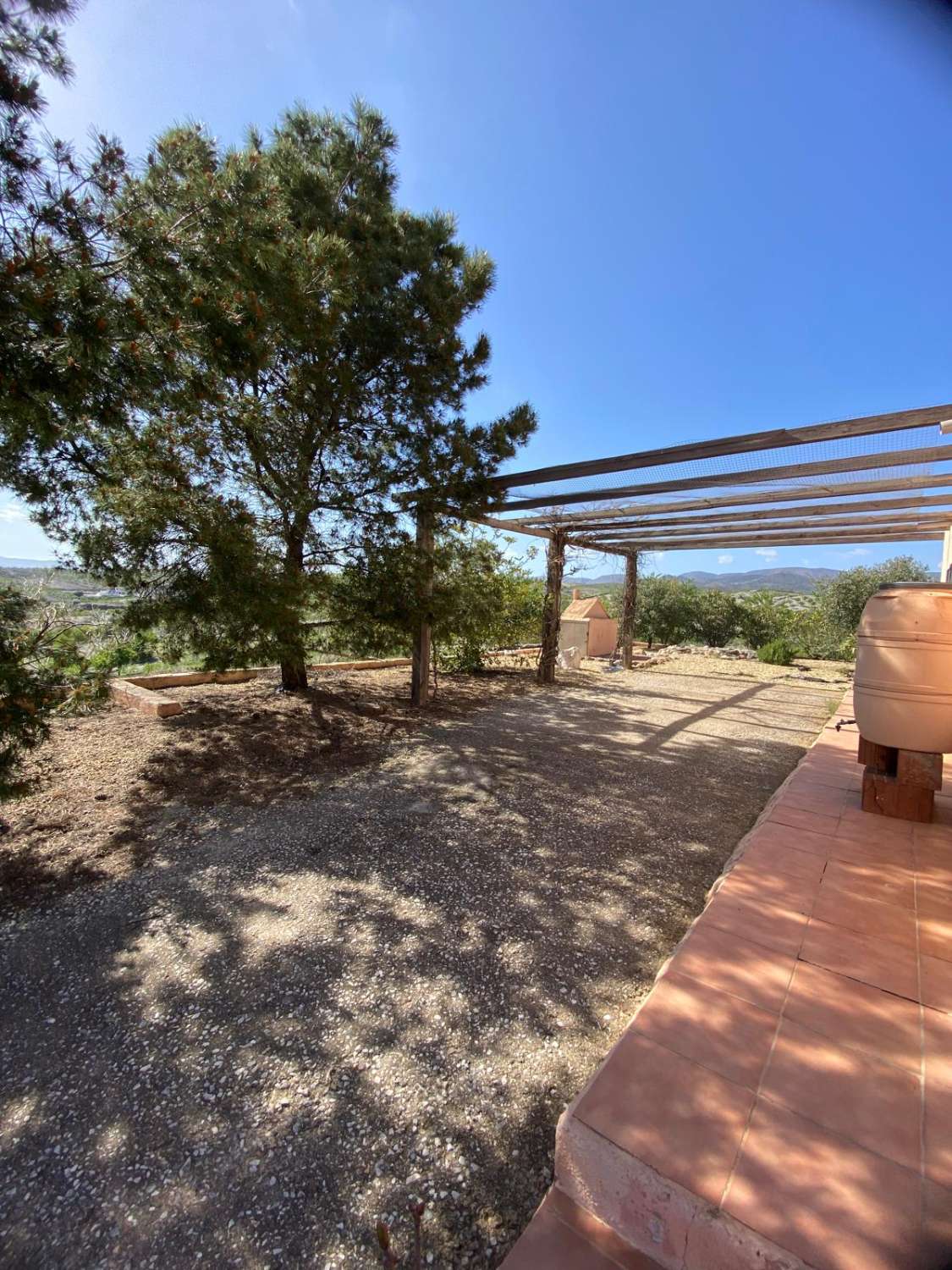Stunning 4 bed, 2 bath property with pool in secluded location near Oria town