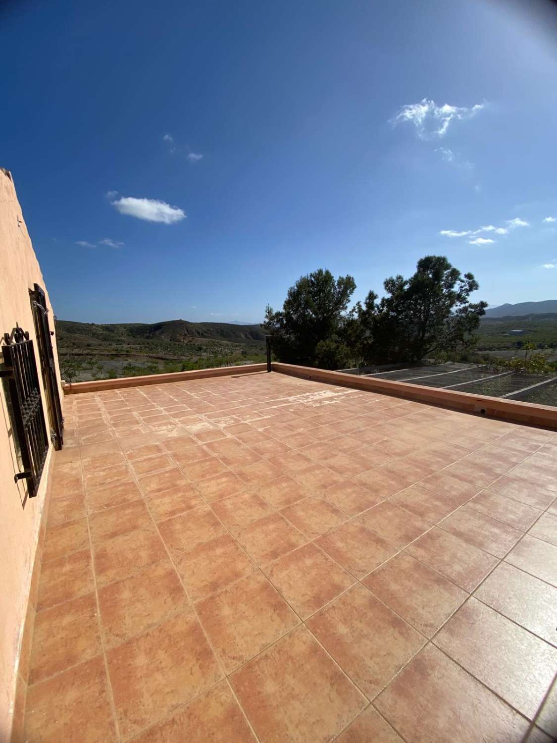 Stunning 4 bed, 2 bath property with pool in secluded location near Oria town