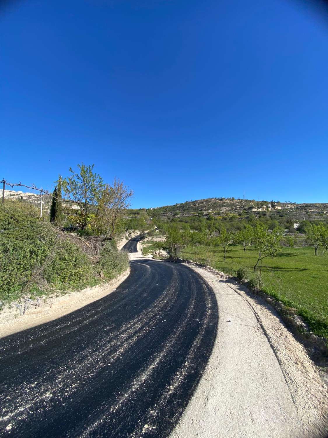 Land of 9,517m2 with 2 dwellings. Amazing views on edge of Velez Blanco town