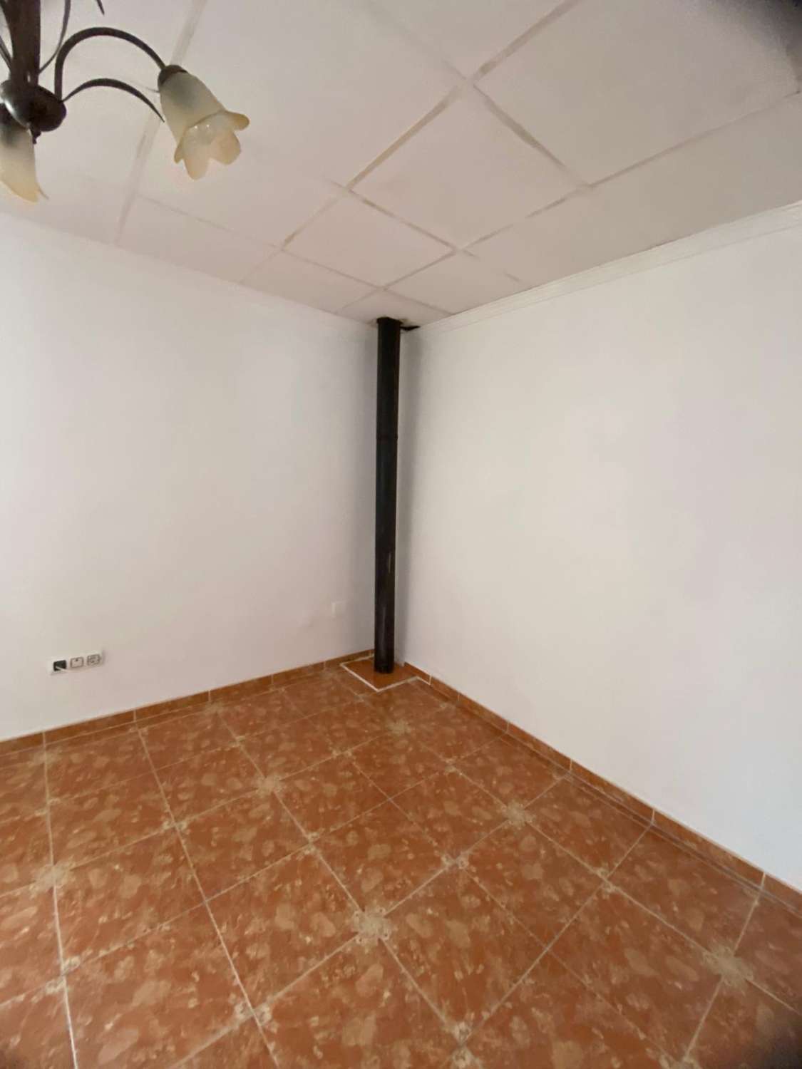 Charming 2/3  bed house with outside patio and double garage in town of Oria