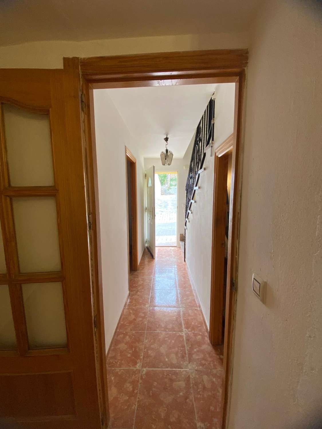 Charming 2/3  bed house with outside patio and double garage in town of Oria