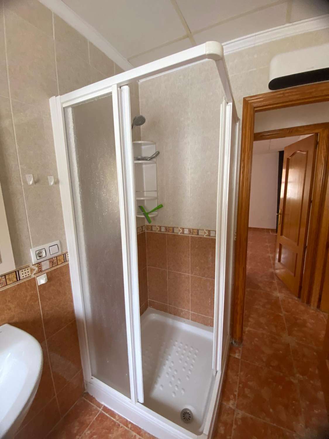 Charming 2/3  bed house with outside patio and double garage in town of Oria