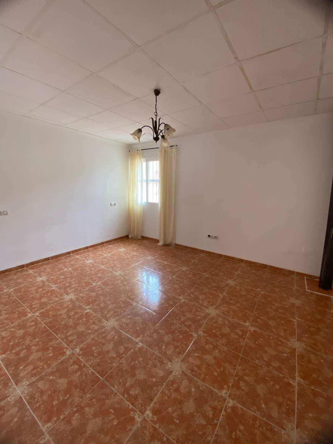 Charming 2/3  bed house with outside patio and double garage in town of Oria