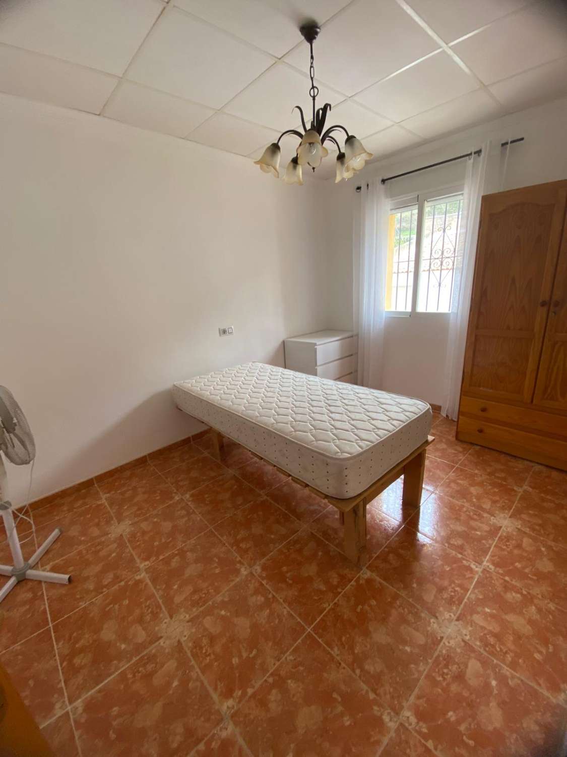 Charming 2/3  bed house with outside patio and double garage in town of Oria