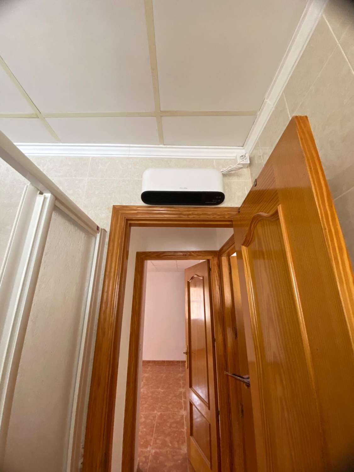 Charming 2/3  bed house with outside patio and double garage in town of Oria