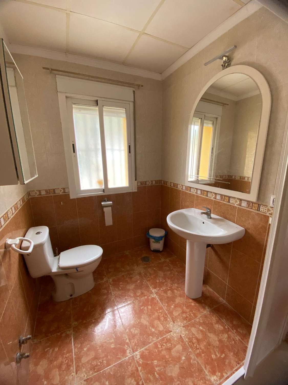 Charming 2/3  bed house with outside patio and double garage in town of Oria