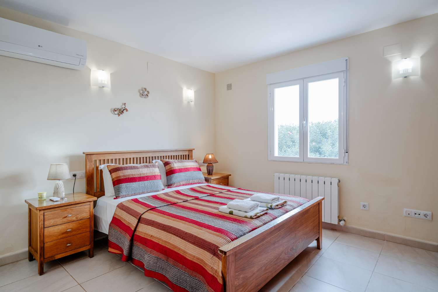 Luxury 6 bed, 5 bath villa with pool with Sea Views in Moraira