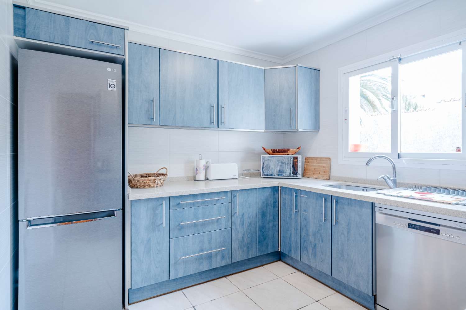 Luxury 6 bed, 5 bath villa with pool with Sea Views in Moraira