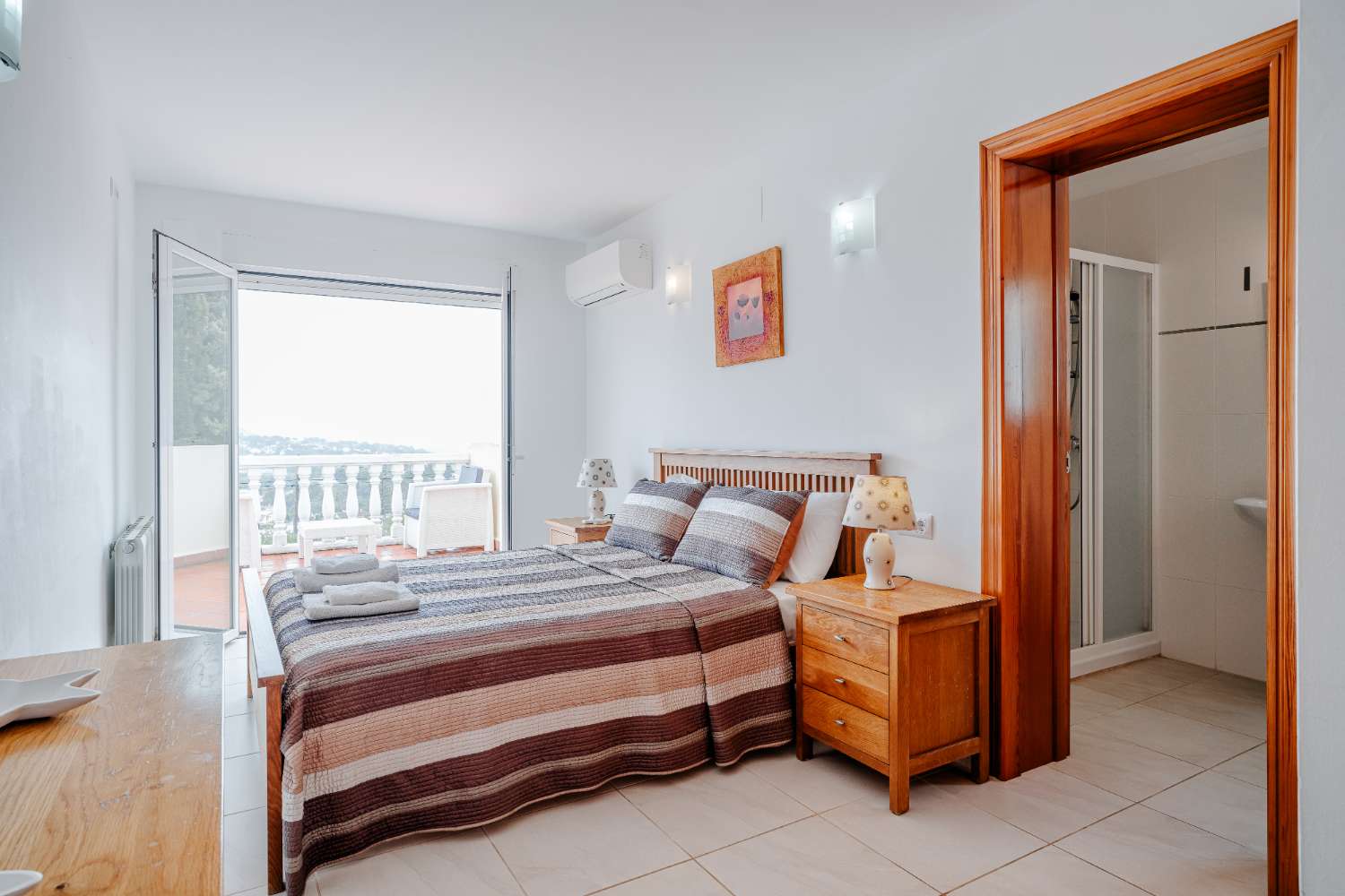 Luxury 6 bed, 5 bath villa with pool with Sea Views in Moraira