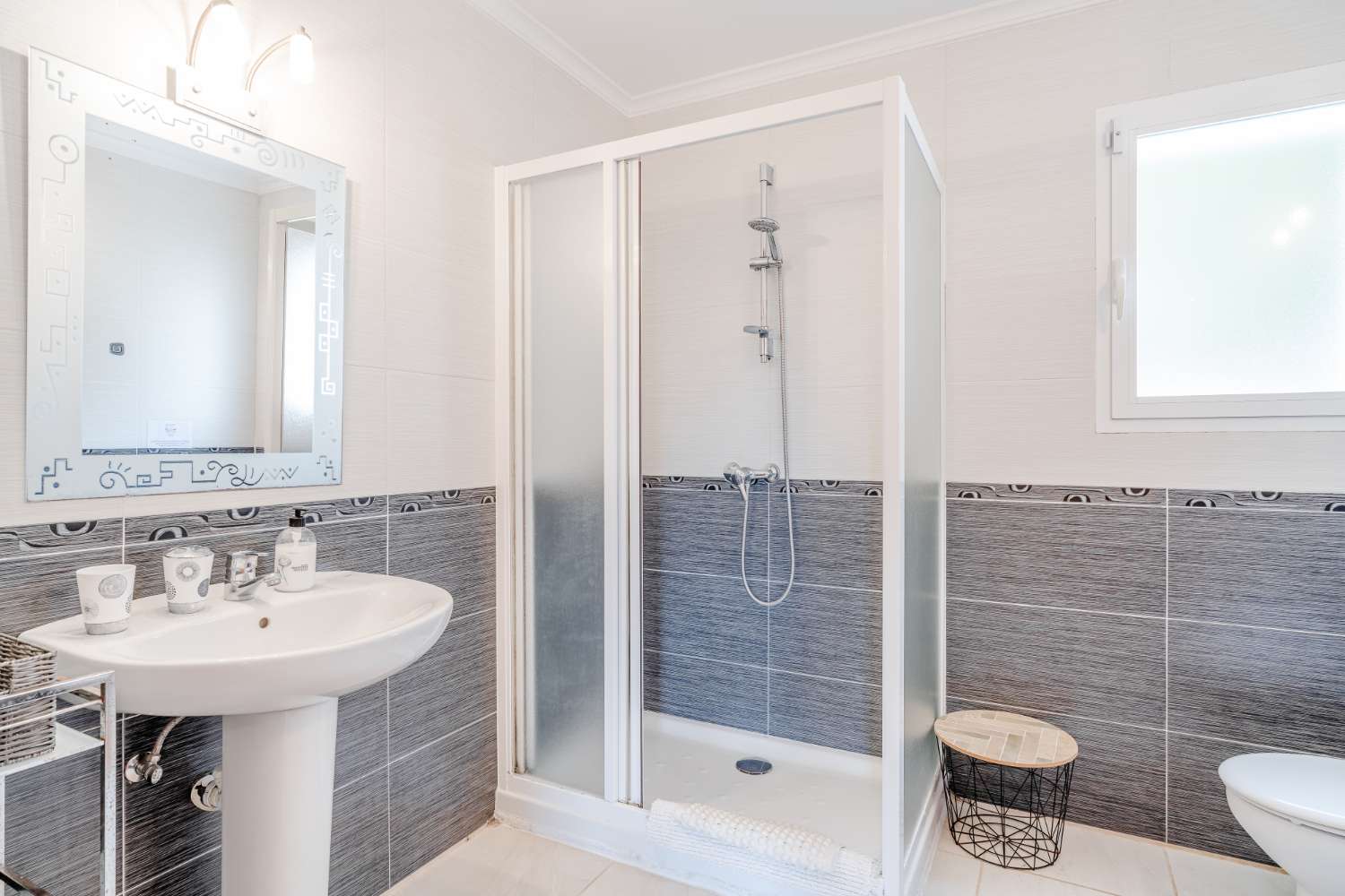 Luxury 6 bed, 5 bath villa with pool with Sea Views in Moraira