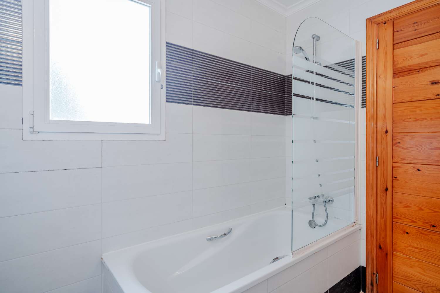 Luxury 6 bed, 5 bath villa with pool with Sea Views in Moraira