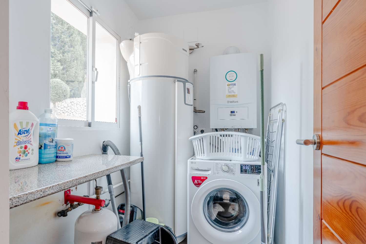 Luxury 6 bed, 5 bath villa with pool with Sea Views in Moraira