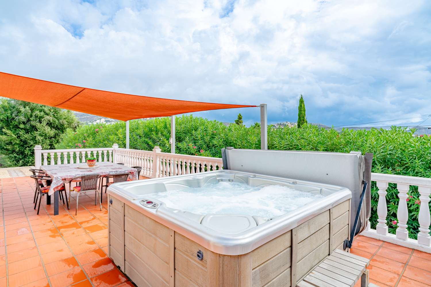 Luxury 6 bed, 5 bath villa with pool with Sea Views in Moraira