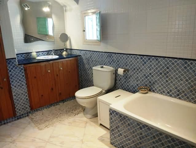 Impresionante villa de 7 habitaciones y 5 baños con piscina.