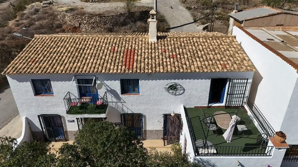 Impresionante villa de 7 habitaciones y 5 baños con piscina.