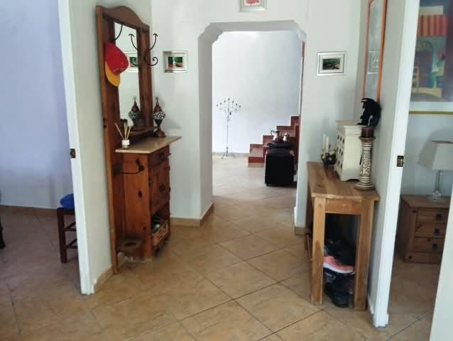 Impresionante villa de 7 habitaciones y 5 baños con piscina.