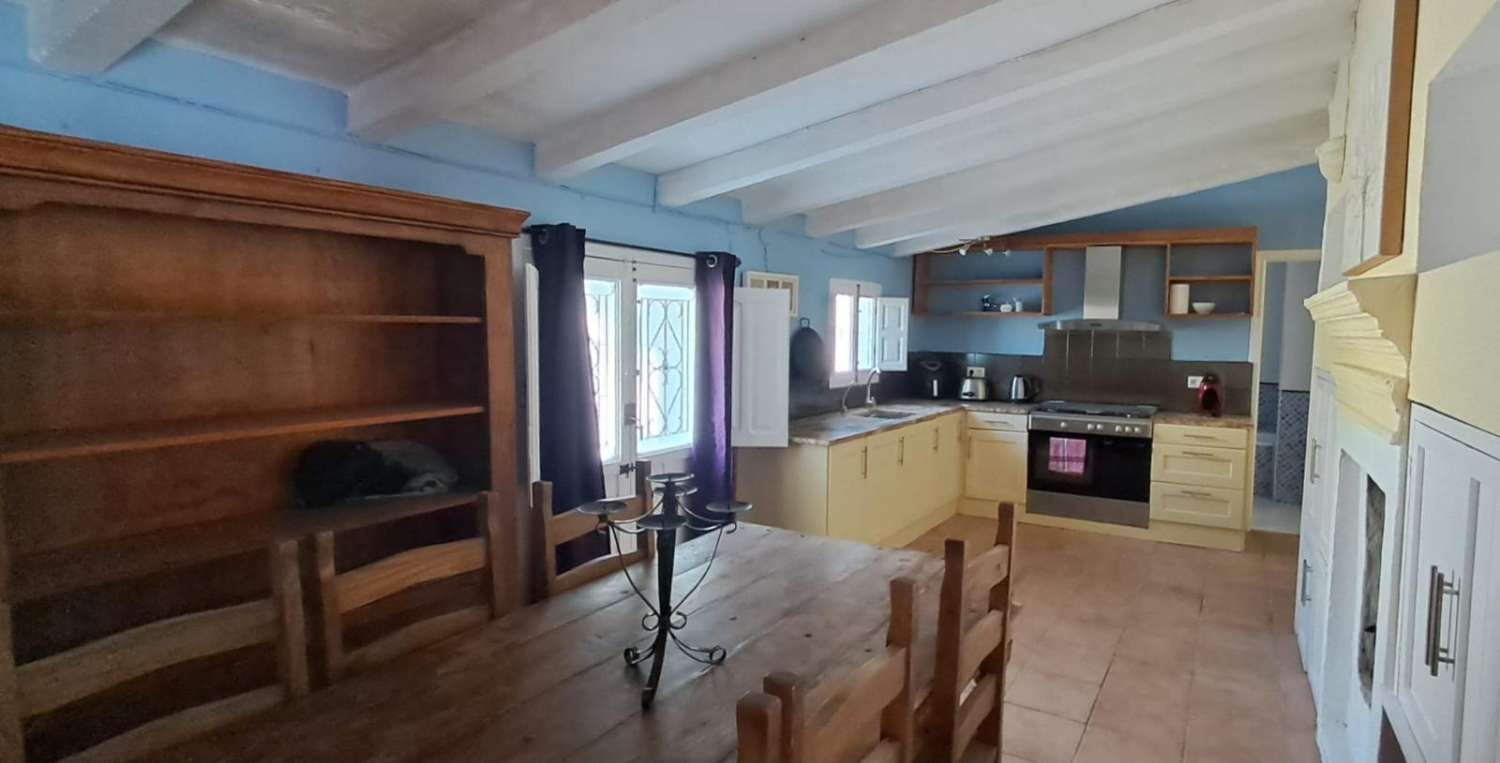 Impresionante villa de 7 habitaciones y 5 baños con piscina.