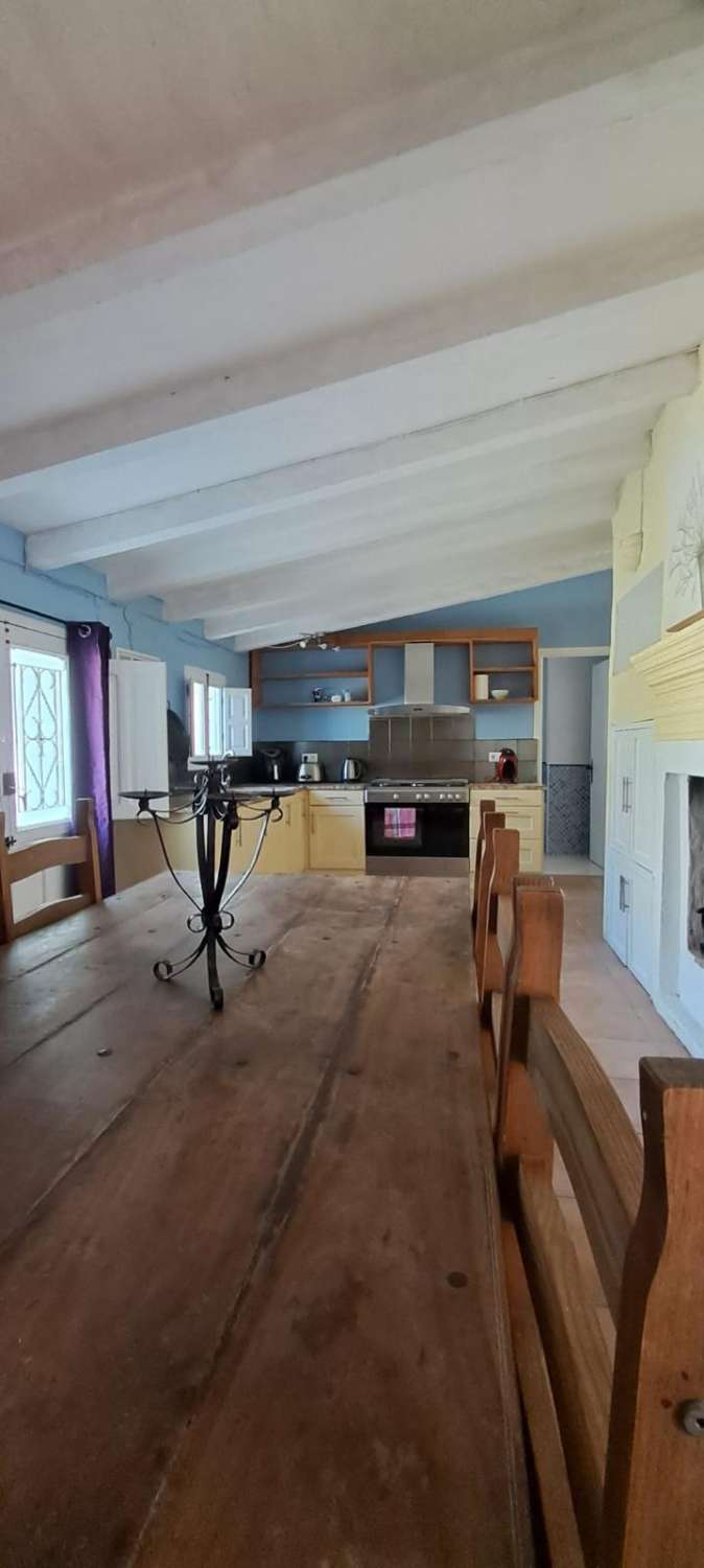 Impresionante villa de 7 habitaciones y 5 baños con piscina.