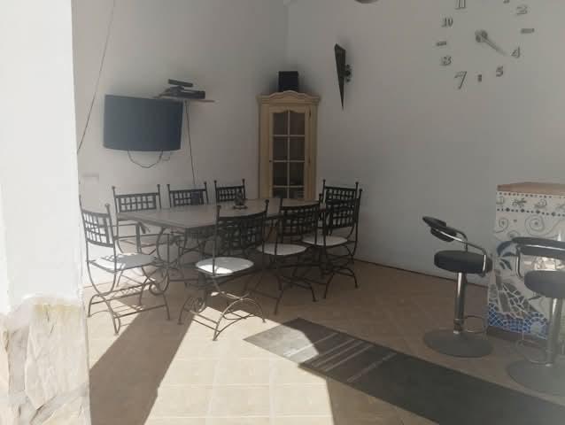 Impresionante villa de 7 habitaciones y 5 baños con piscina.