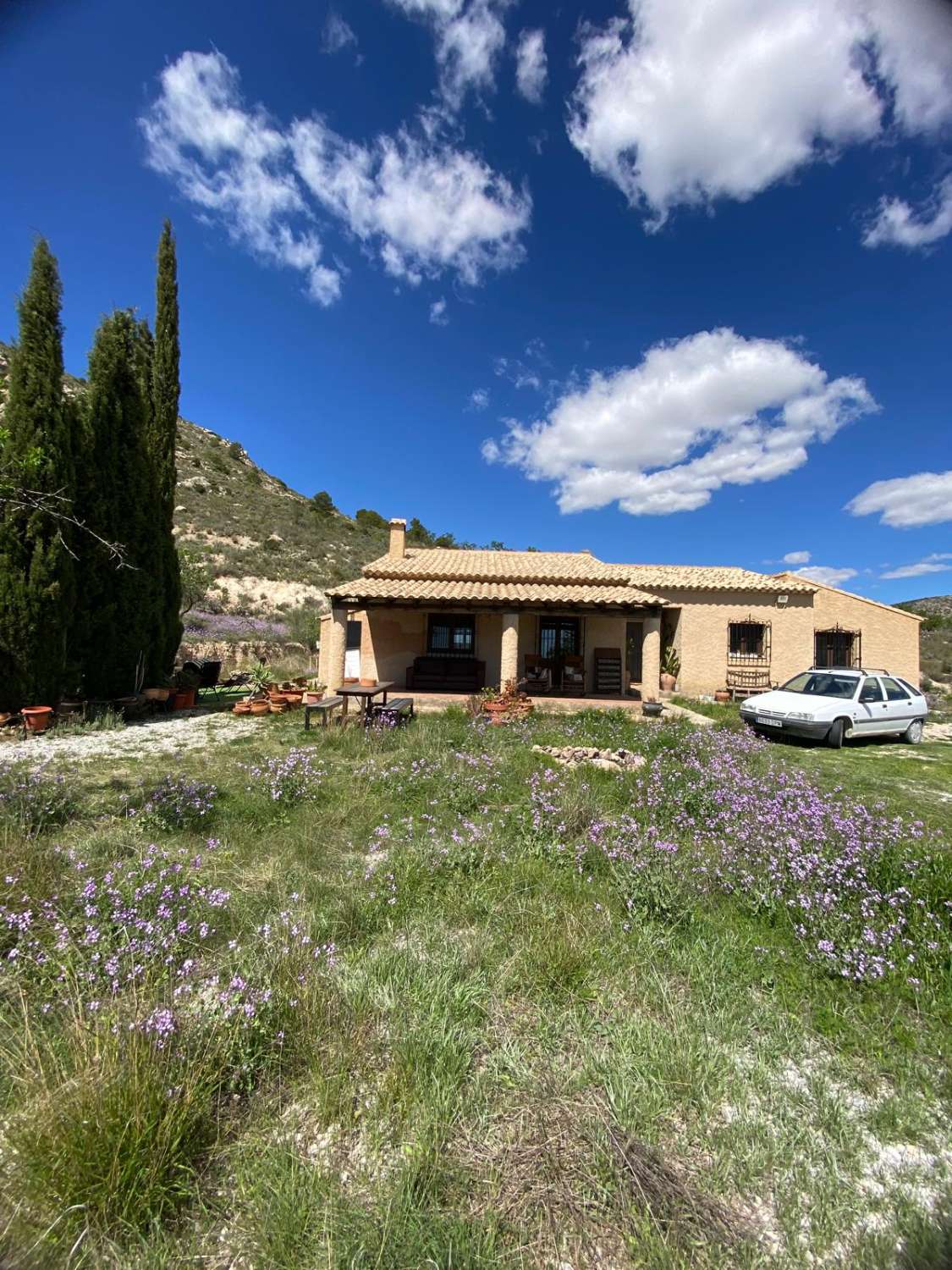 Magnifique villa de 4 chambres et 3 chambres à Vélez Blanco, offrant une vue imprenable et un terrain de 30 000 m².
