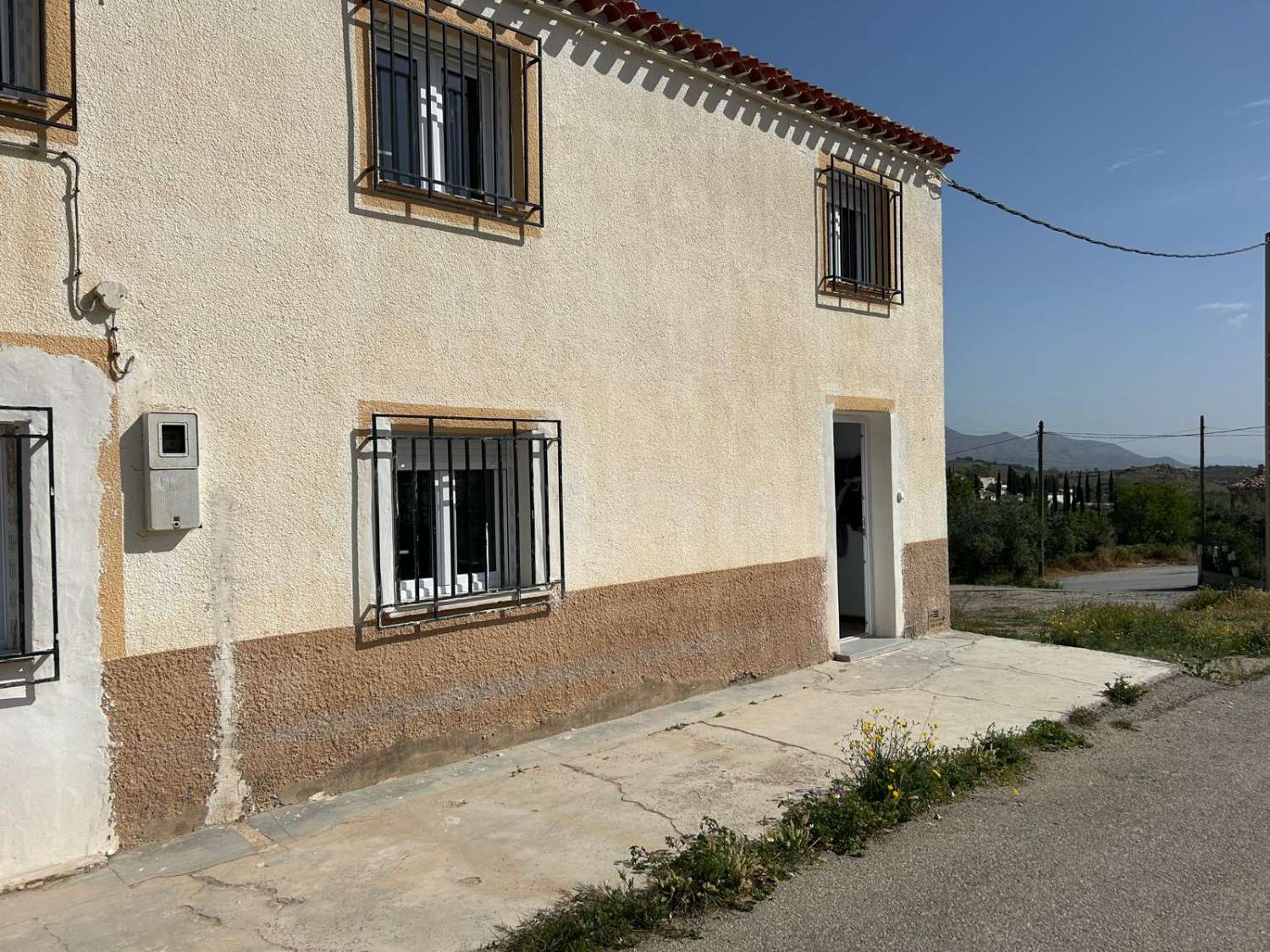 Stunning 6 bed, 3 bath house in Velez Rubio with outside courtyard and terrace