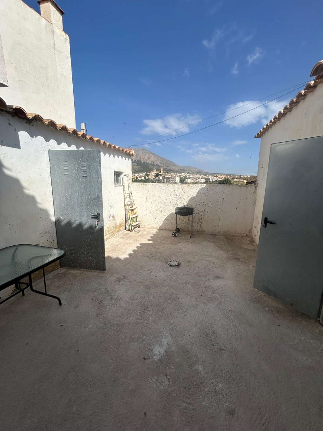 Stunning 6 bed, 3 bath house in Velez Rubio with outside courtyard and terrace