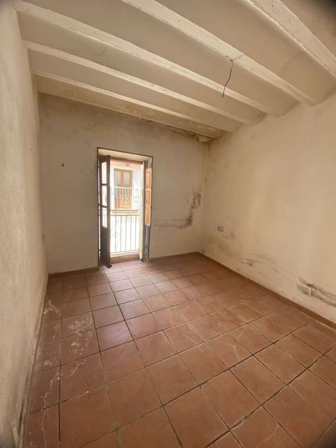 Fantastic 3 bed, 1 bath house with terrace in Velez Blanco