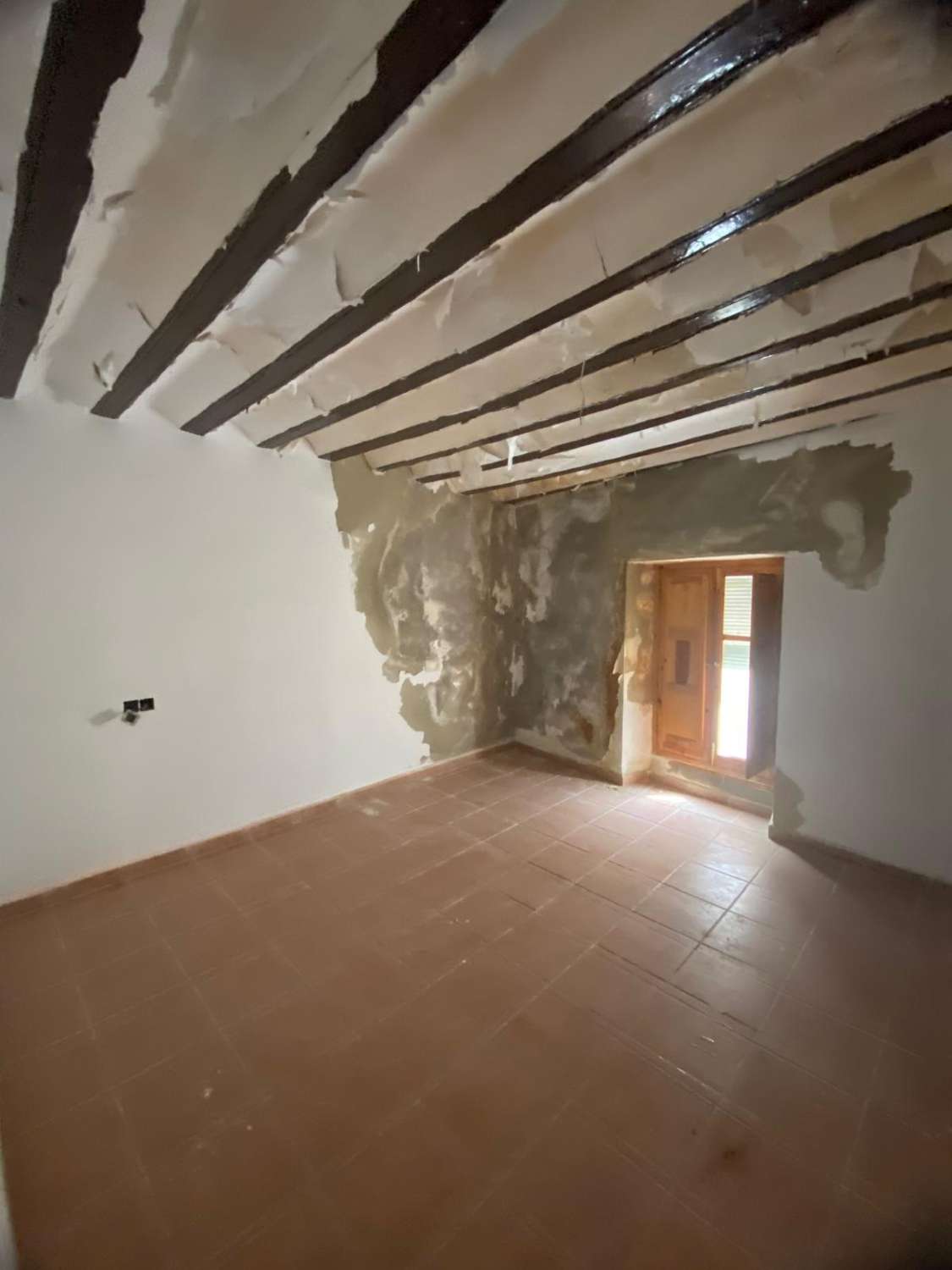 Fantastic 3 bed, 1 bath house with terrace in Velez Blanco